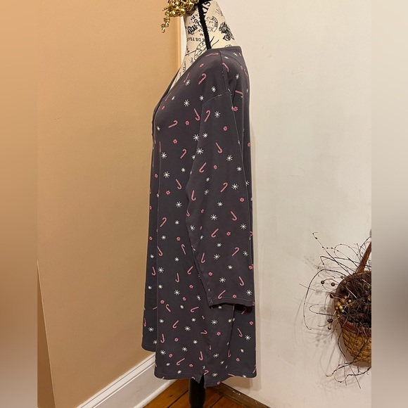 Woman’s Holiday 2X Henley Long-Sleeved Cotton Nightgown~ Charcoal Gray 💤 - Picture 4 of 10